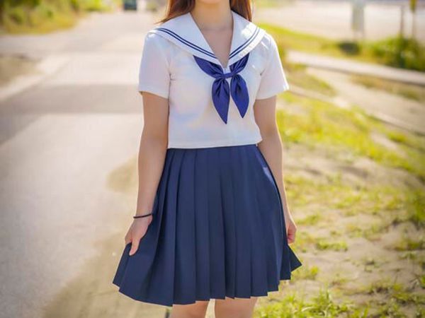 清純派女子校生がカメラの前で大人になる！尽くしたい気持ちで優しいご奉仕が心地よく本番では恥ずかしそうにしながらイクッ♡